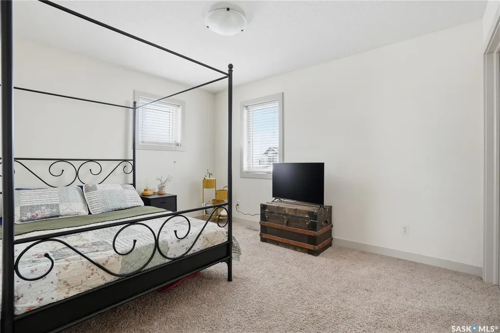 1532 Maple Hill Crescent N Regina SK S4X 0E8