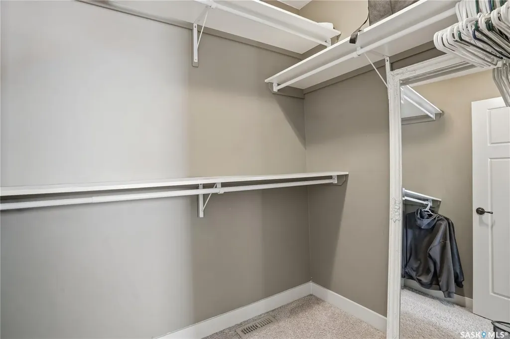 1532 Maple Hill Crescent N Regina SK S4X 0E8