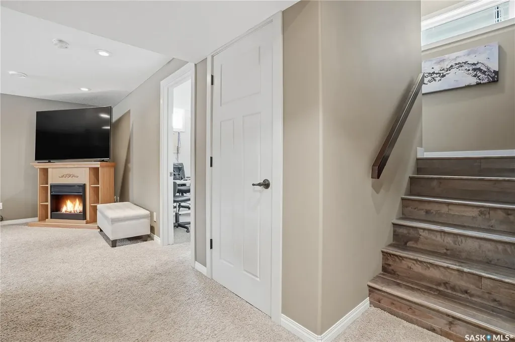 1532 Maple Hill Crescent N Regina SK S4X 0E8