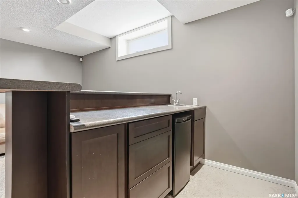 1532 Maple Hill Crescent N Regina SK S4X 0E8