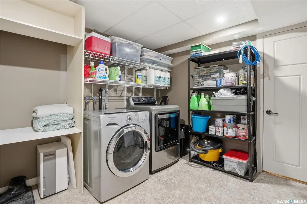1532 Maple Hill Crescent N Regina SK S4X 0E8