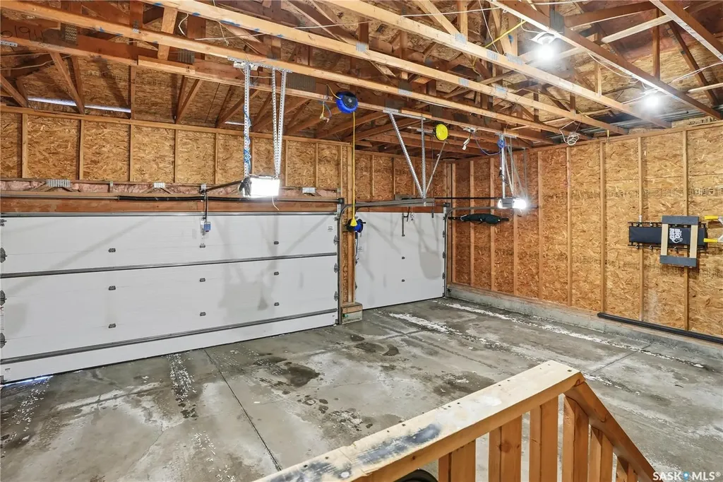 1532 Maple Hill Crescent N Regina SK S4X 0E8