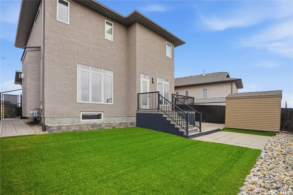 1532 Maple Hill Crescent N Regina SK S4X 0E8