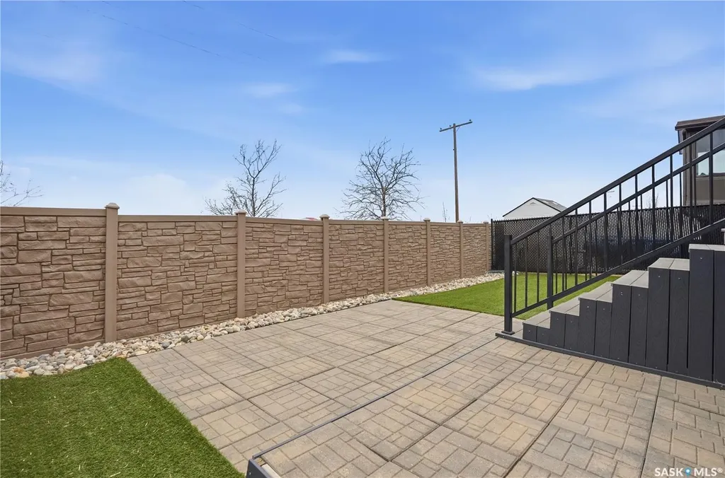 1532 Maple Hill Crescent N Regina SK S4X 0E8