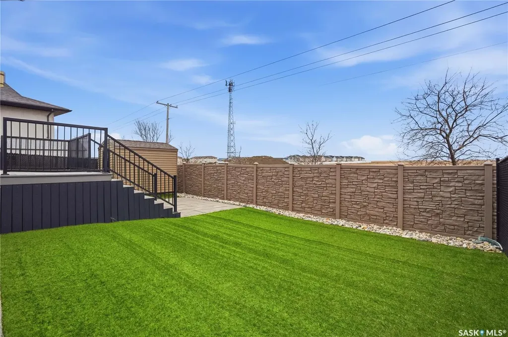 1532 Maple Hill Crescent N Regina SK S4X 0E8