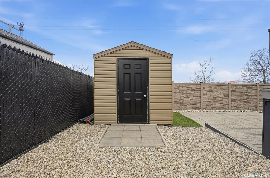 1532 Maple Hill Crescent N Regina SK S4X 0E8
