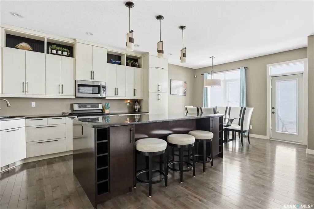 1532 Maple Hill Crescent N Regina SK S4X 0E8