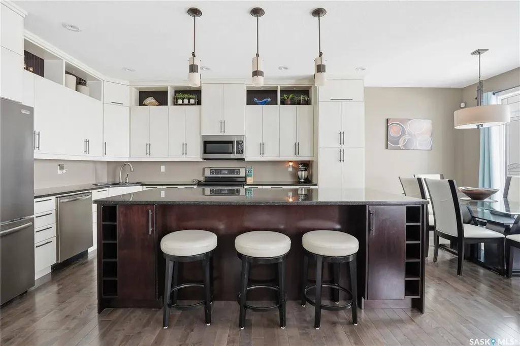 1532 Maple Hill Crescent N Regina SK S4X 0E8