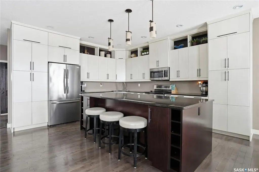 1532 Maple Hill Crescent N Regina SK S4X 0E8