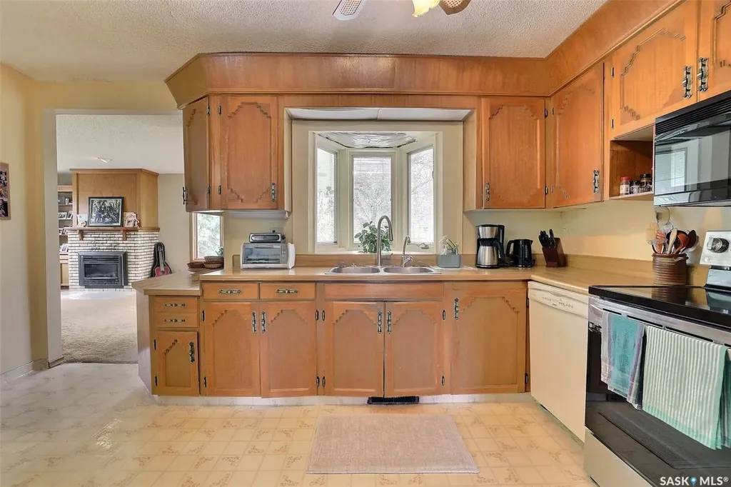 15 Academy Park Road Regina SK S4S 4M8