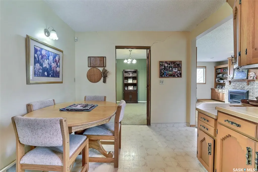 15 Academy Park Road Regina SK S4S 4M8