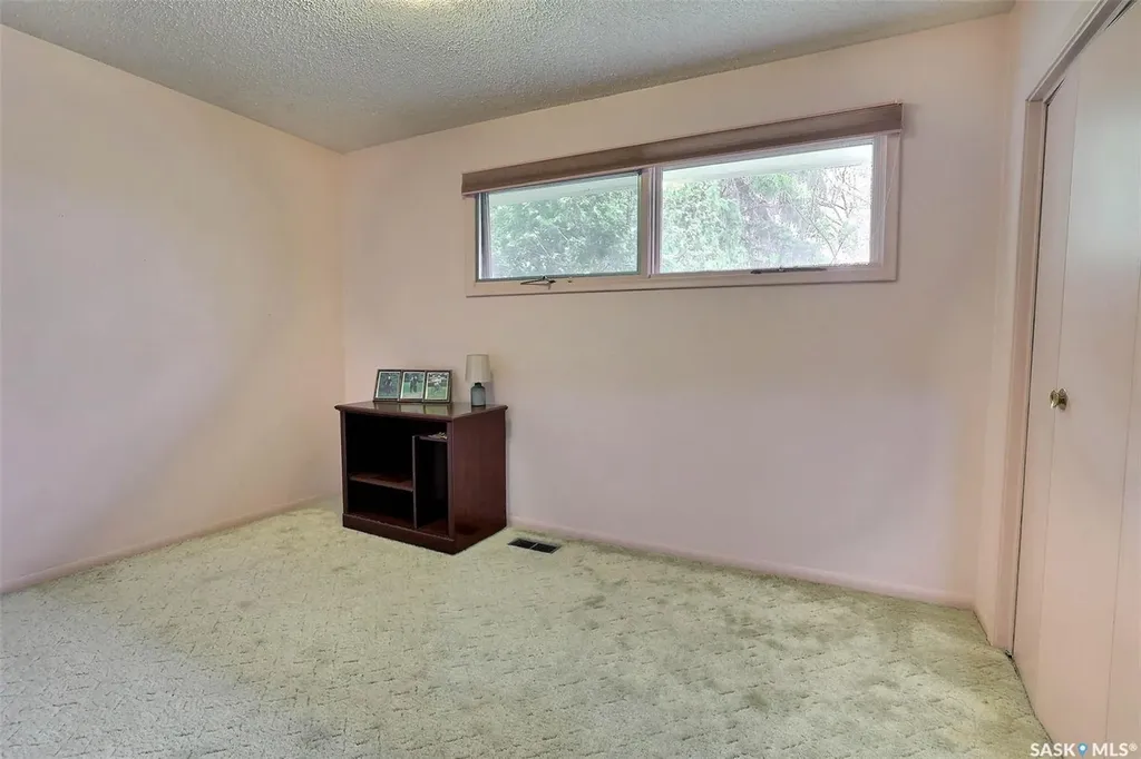 15 Academy Park Road Regina SK S4S 4M8