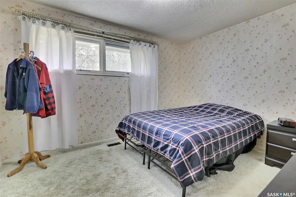 15 Academy Park Road Regina SK S4S 4M8