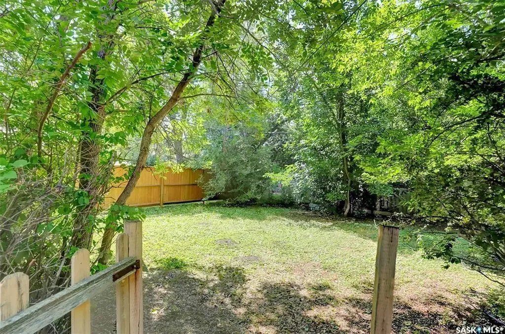 15 Academy Park Road Regina SK S4S 4M8