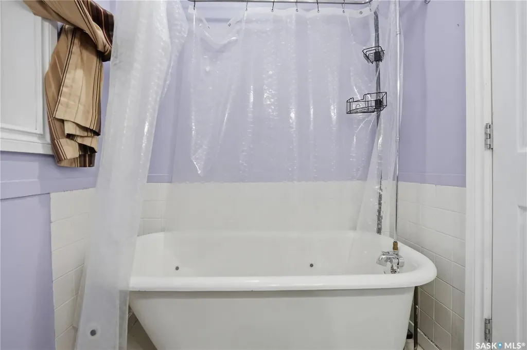 2203 Lindsay Street Regina SK S4N 3C2