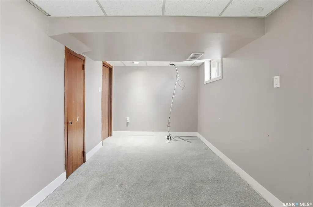 2203 Lindsay Street Regina SK S4N 3C2