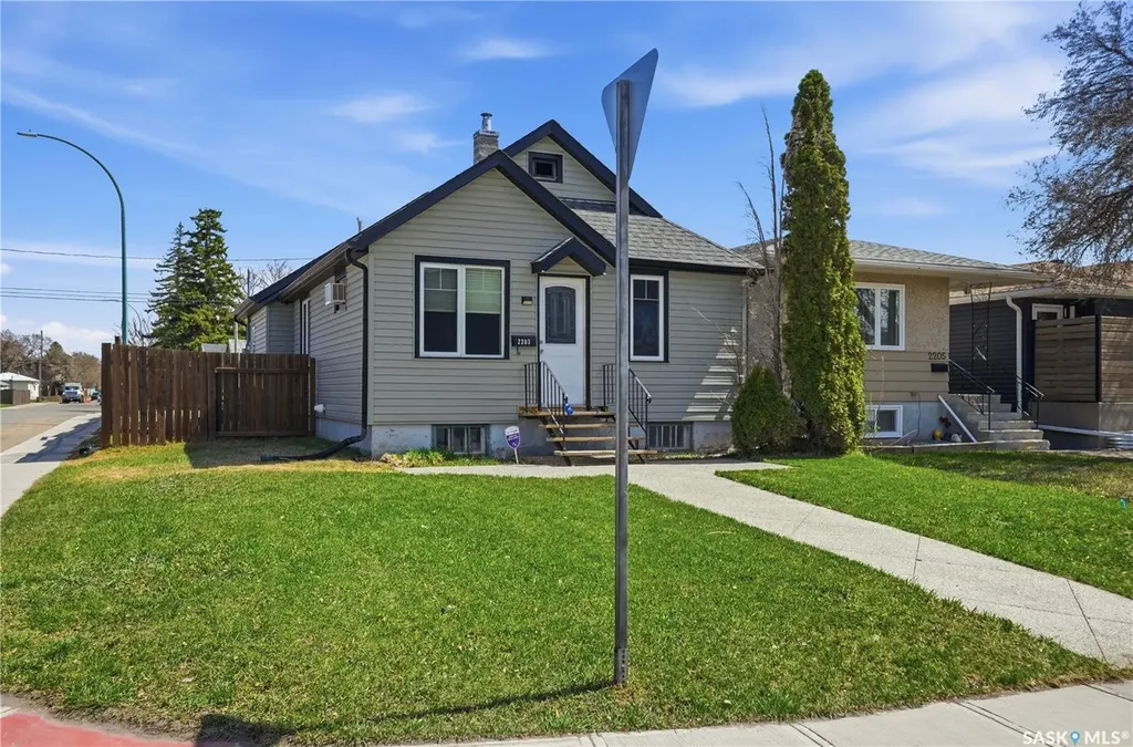 2203 Lindsay Street Regina SK S4N 3C2