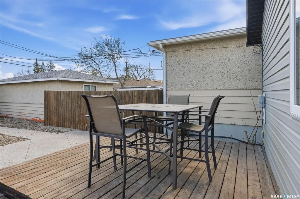 2203 Lindsay Street Regina SK S4N 3C2