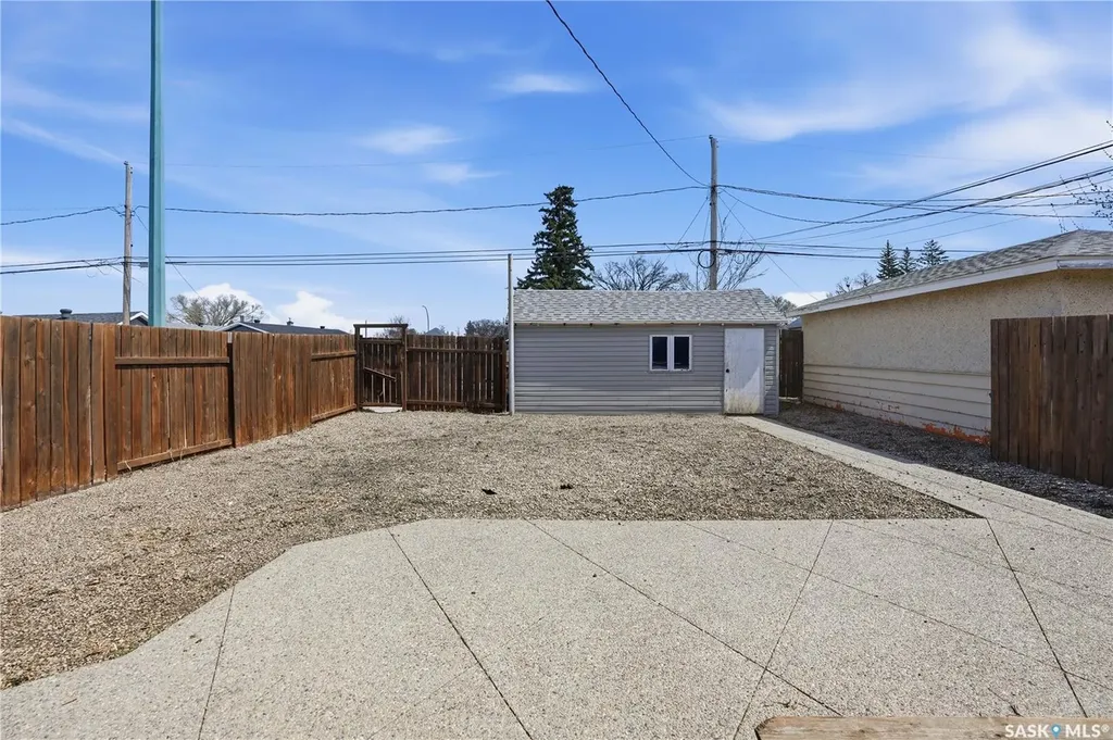 2203 Lindsay Street Regina SK S4N 3C2