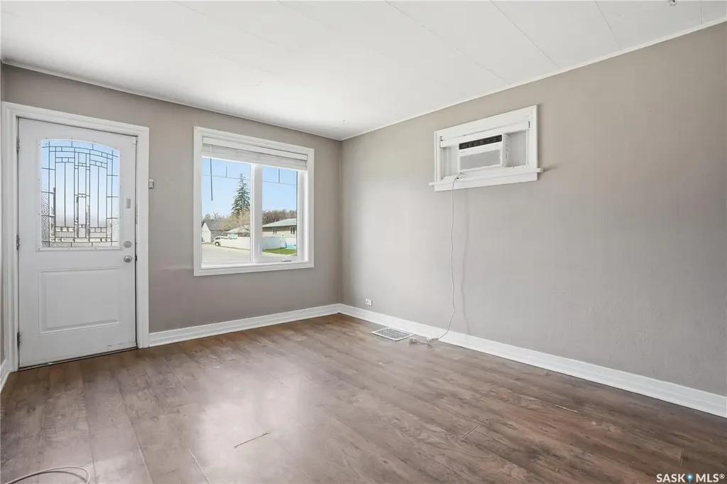 2203 Lindsay Street Regina SK S4N 3C2