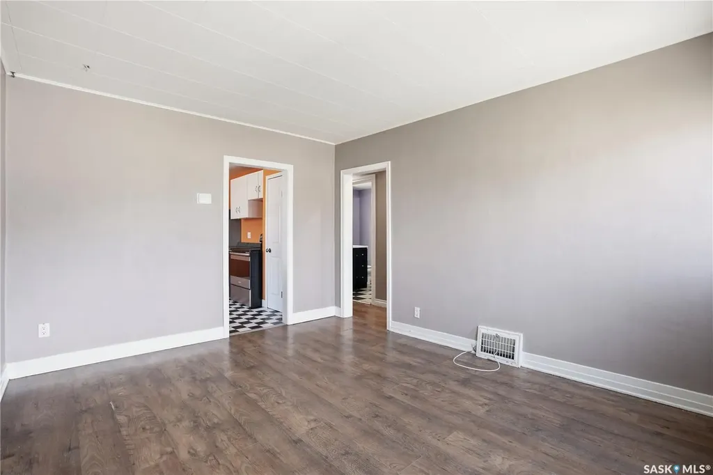2203 Lindsay Street Regina SK S4N 3C2