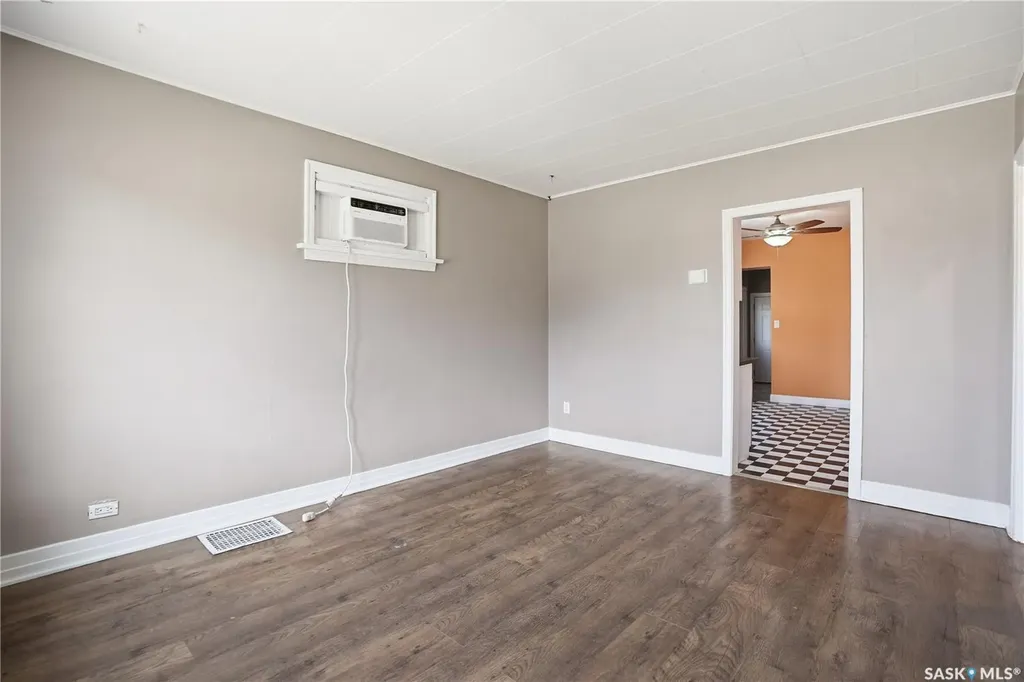 2203 Lindsay Street Regina SK S4N 3C2