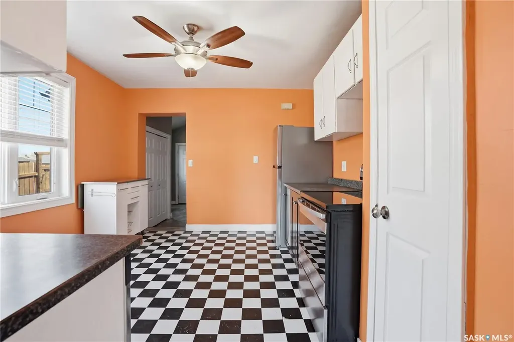2203 Lindsay Street Regina SK S4N 3C2