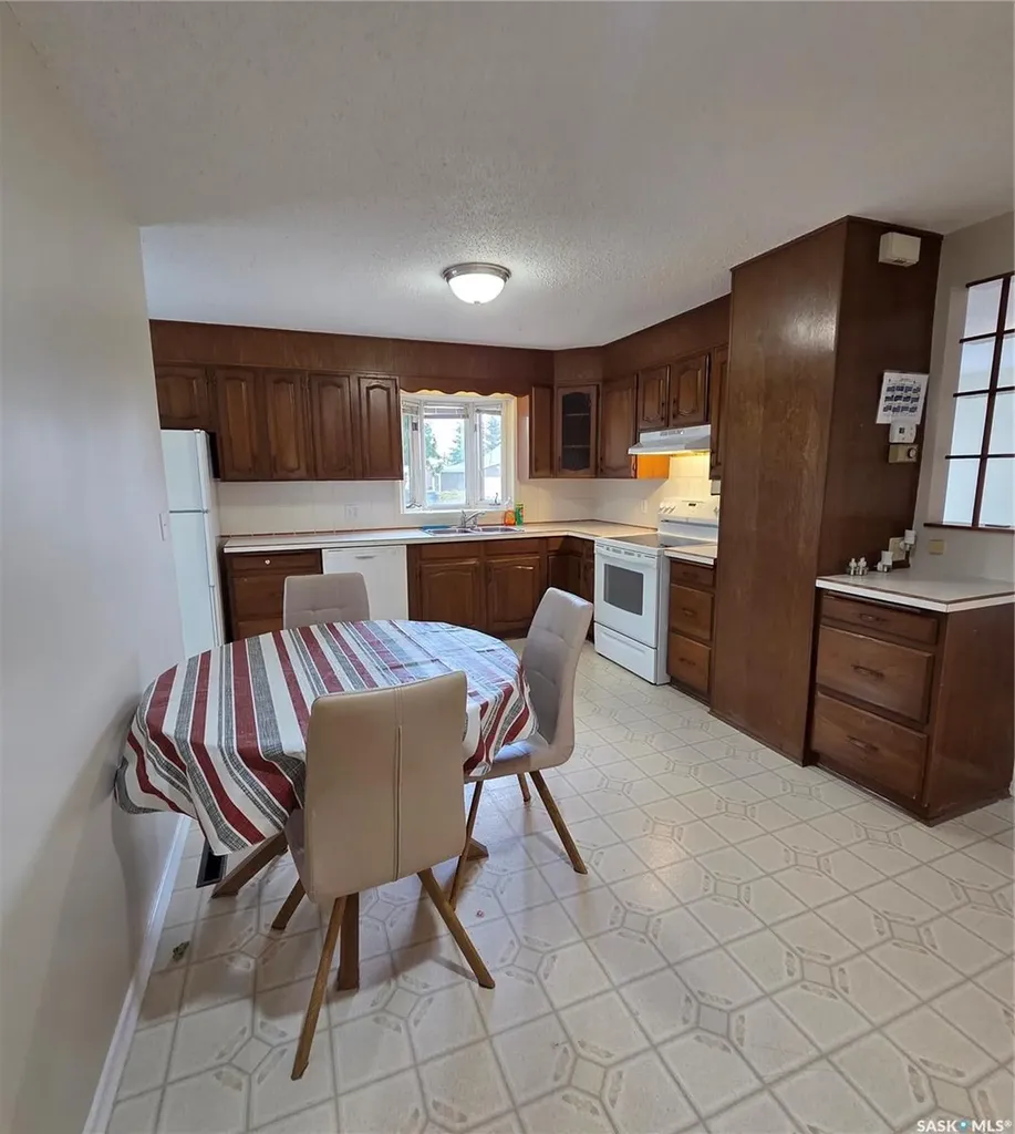 602 8th Avenue W Nipawin SK S0E 1E0