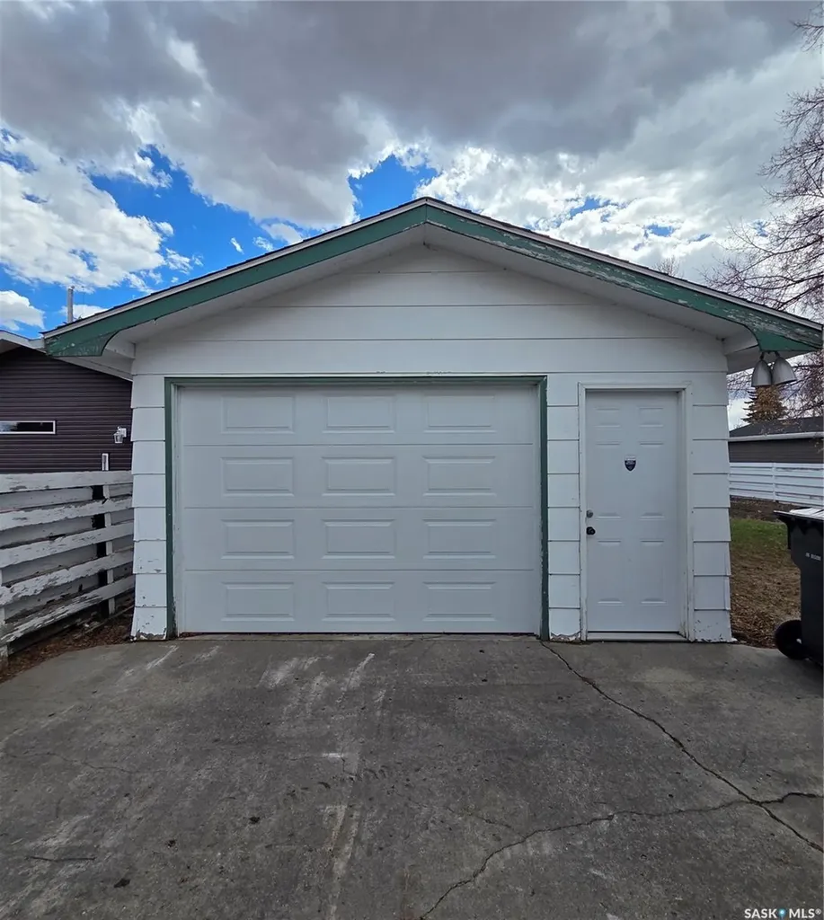 602 8th Avenue W Nipawin SK S0E 1E0