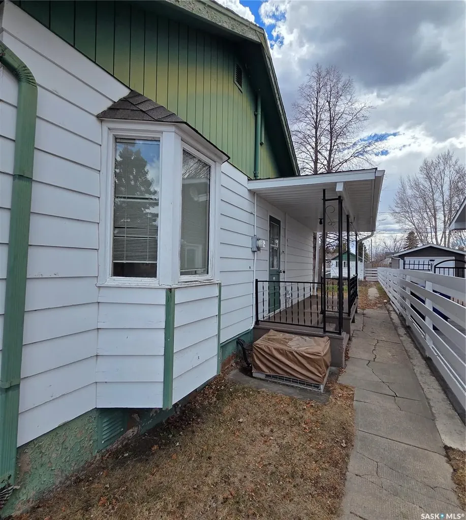 602 8th Avenue W Nipawin SK S0E 1E0