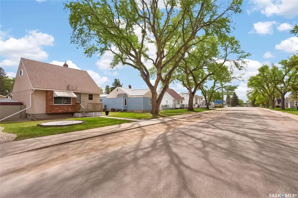 1117 7th Avenue NW Moose Jaw SK S6H 4C6