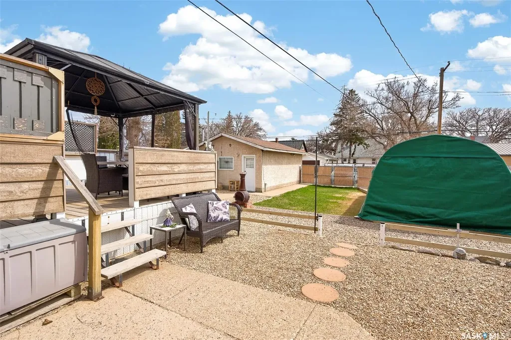 1117 7th Avenue NW Moose Jaw SK S6H 4C6