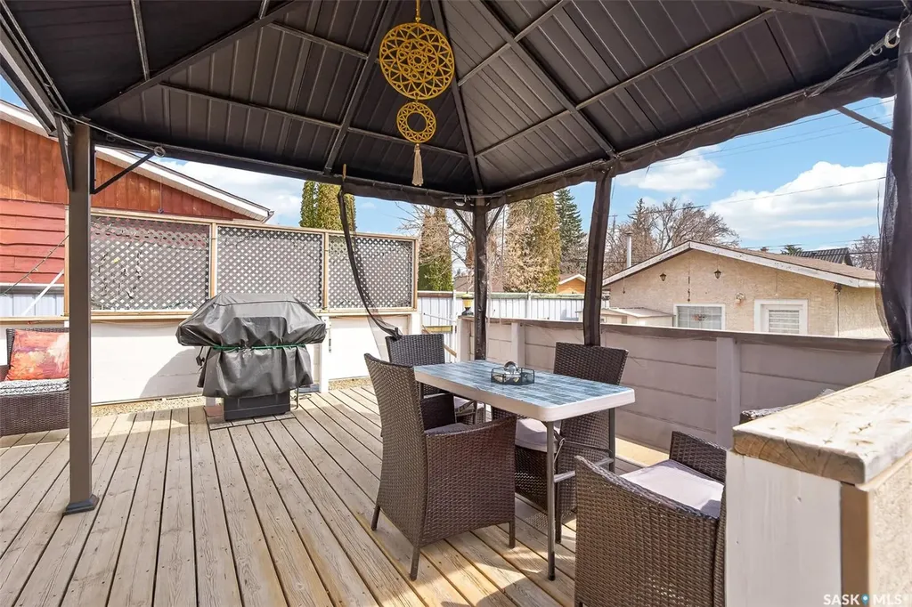 1117 7th Avenue NW Moose Jaw SK S6H 4C6