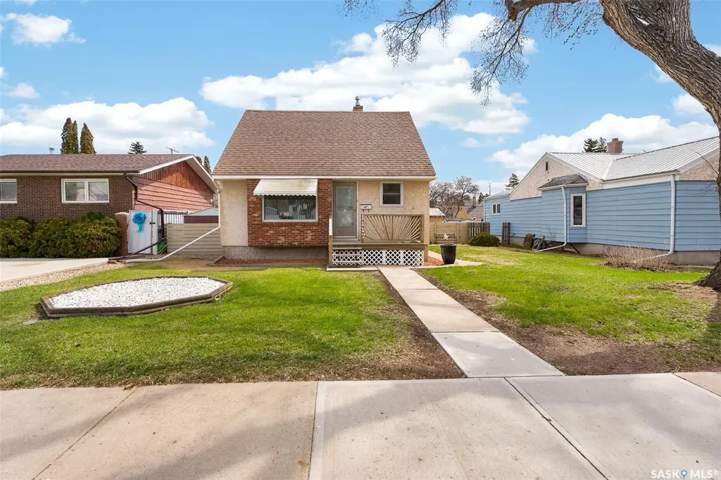 1117 7th Avenue NW Moose Jaw SK S6H 4C6