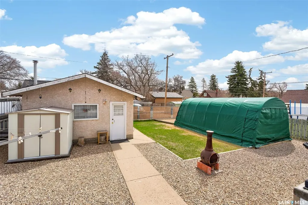 1117 7th Avenue NW Moose Jaw SK S6H 4C6