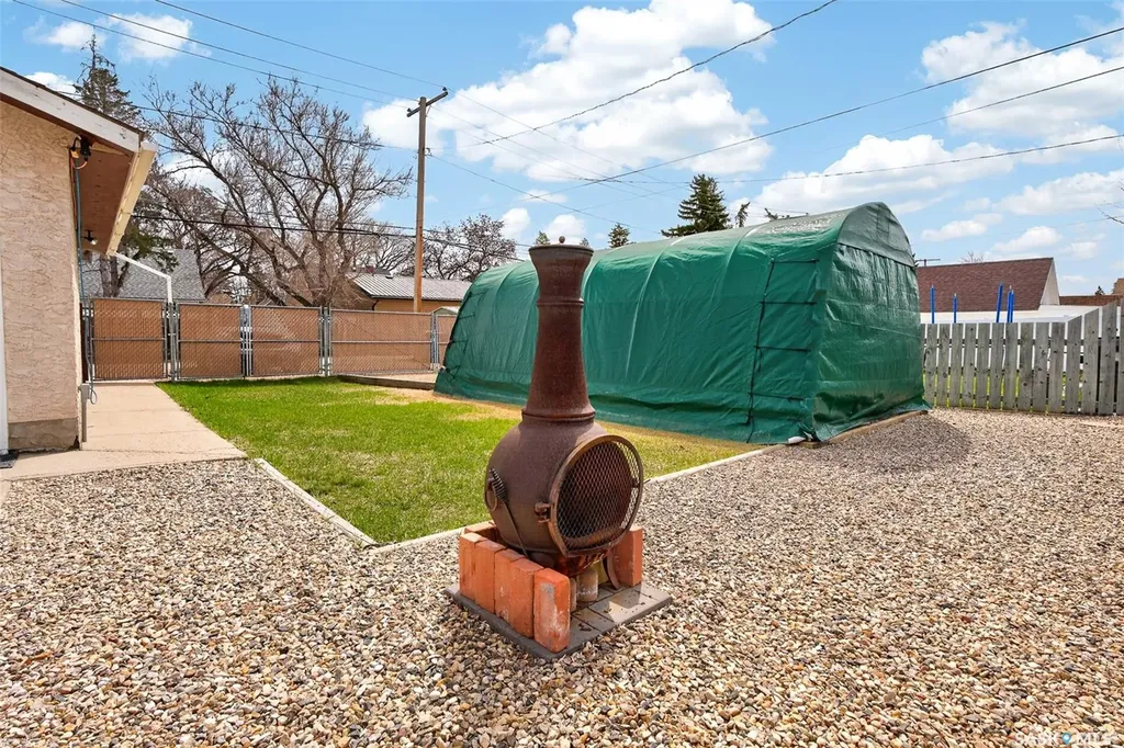 1117 7th Avenue NW Moose Jaw SK S6H 4C6