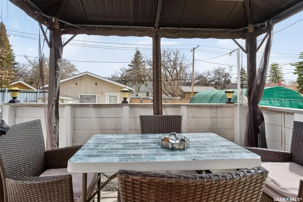 1117 7th Avenue NW Moose Jaw SK S6H 4C6