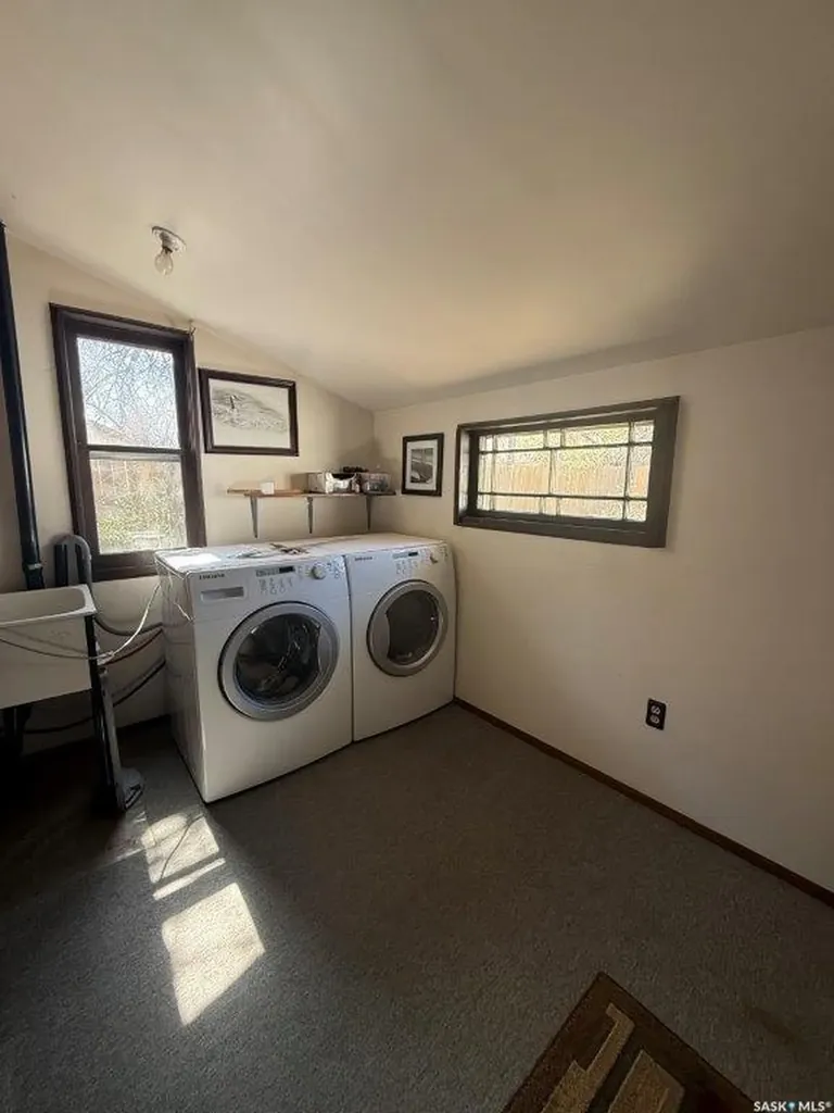 202 3rd Avenue E Kindersley SK S0L 1S0