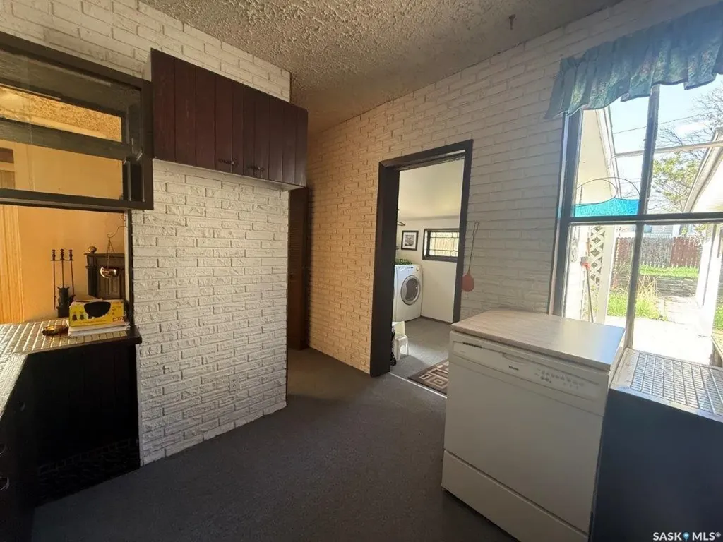 202 3rd Avenue E Kindersley SK S0L 1S0