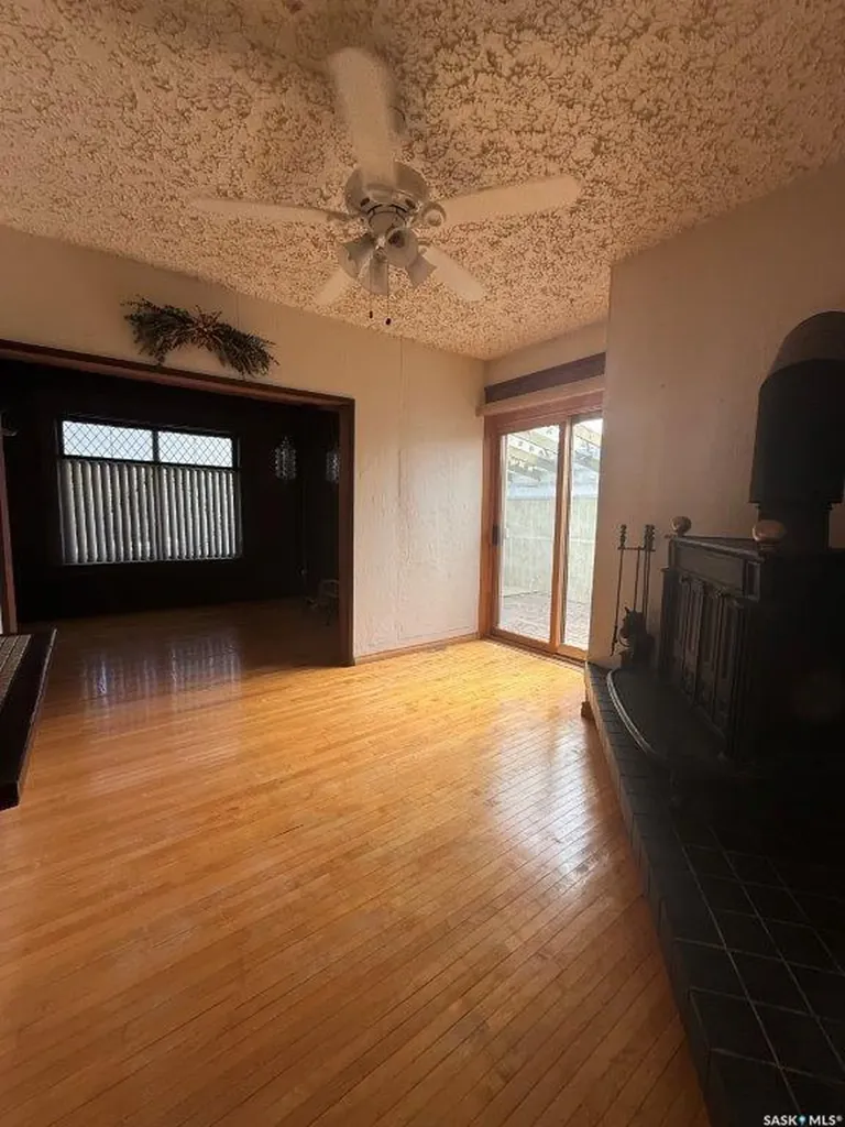 202 3rd Avenue E Kindersley SK S0L 1S0