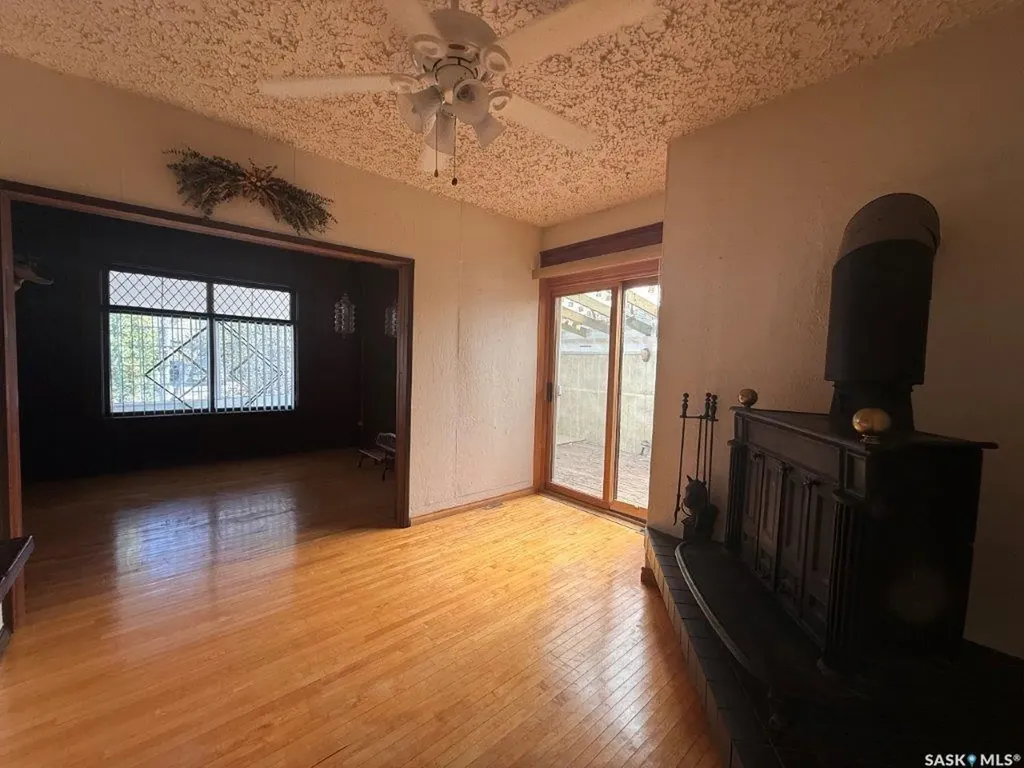 202 3rd Avenue E Kindersley SK S0L 1S0