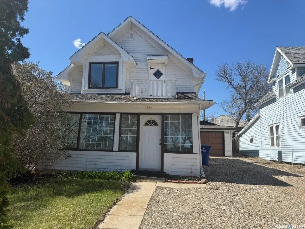 202 3rd Avenue E Kindersley SK S0L 1S0