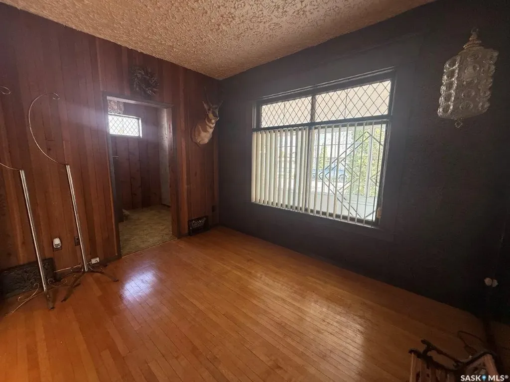 202 3rd Avenue E Kindersley SK S0L 1S0