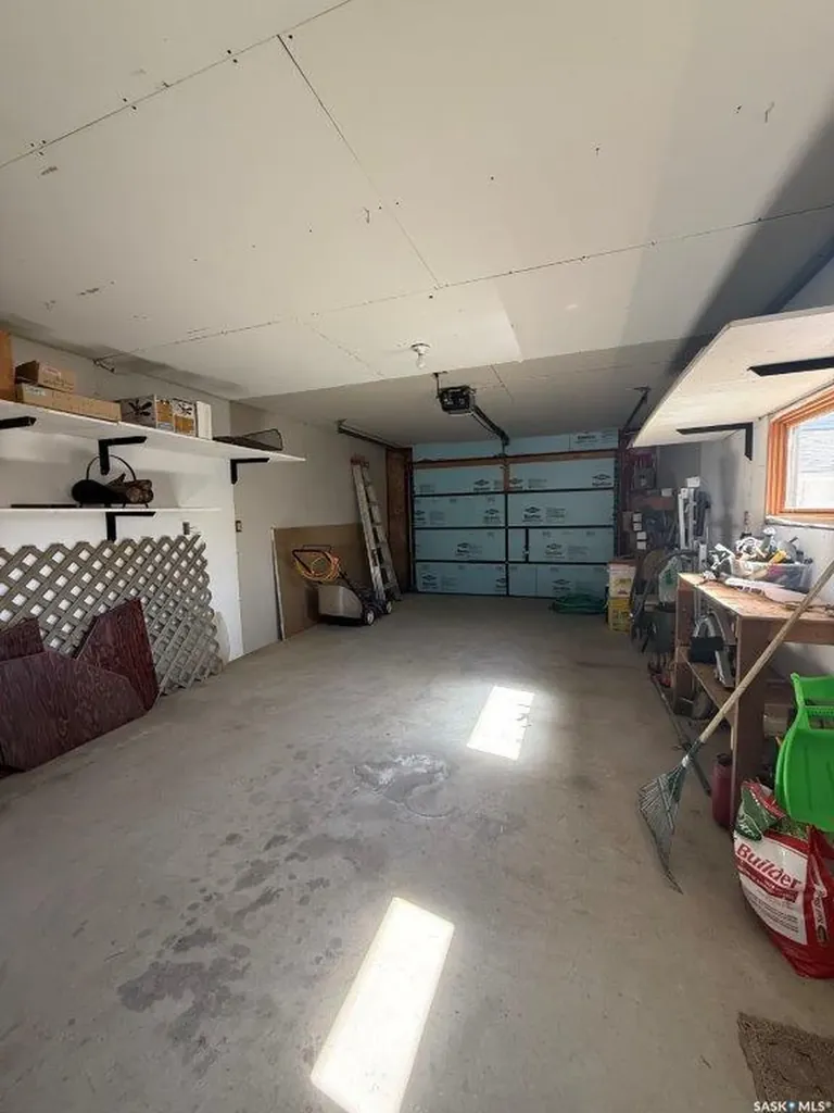 202 3rd Avenue E Kindersley SK S0L 1S0