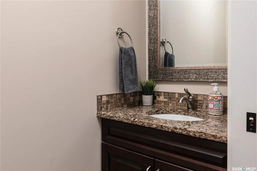 33 Wood Lily Drive Moose Jaw SK S6J 1E6