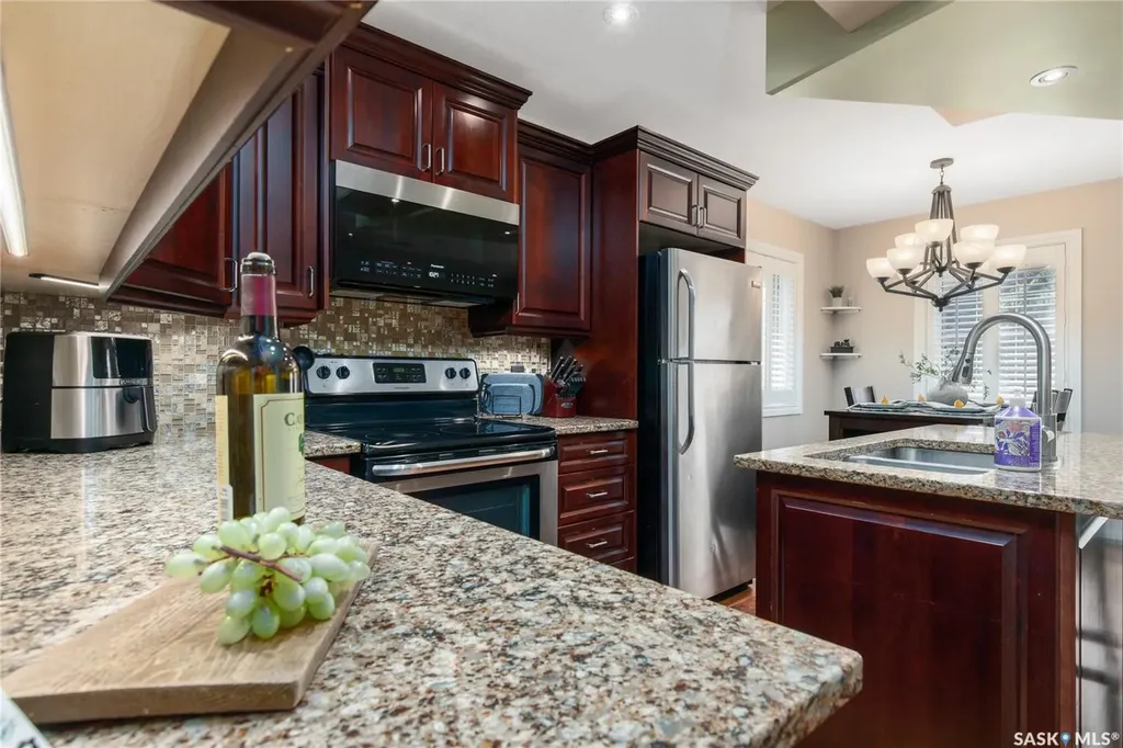 33 Wood Lily Drive Moose Jaw SK S6J 1E6