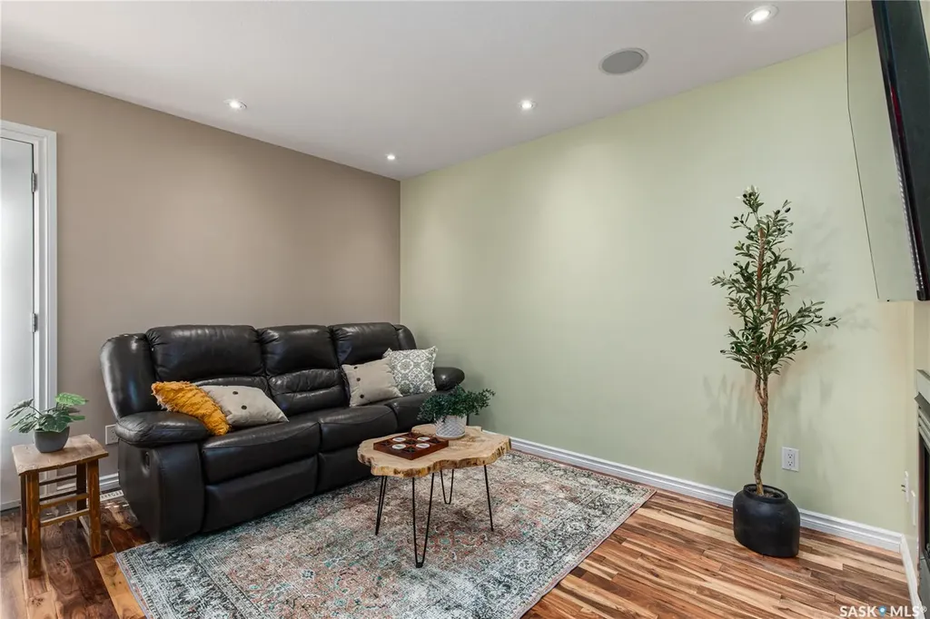33 Wood Lily Drive Moose Jaw SK S6J 1E6