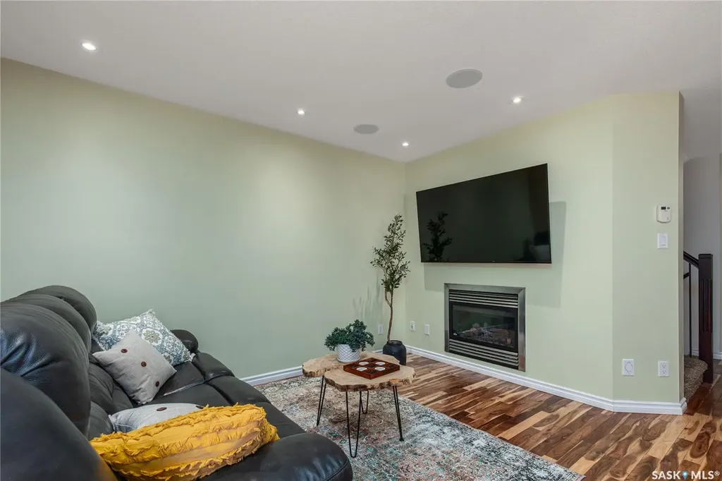 33 Wood Lily Drive Moose Jaw SK S6J 1E6
