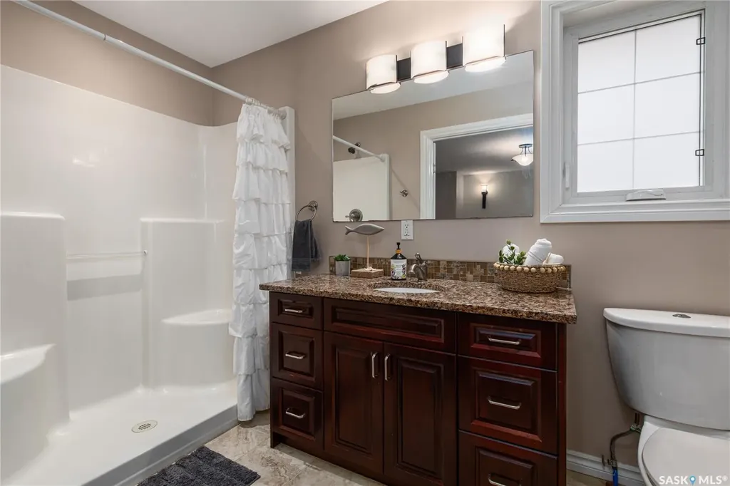 33 Wood Lily Drive Moose Jaw SK S6J 1E6