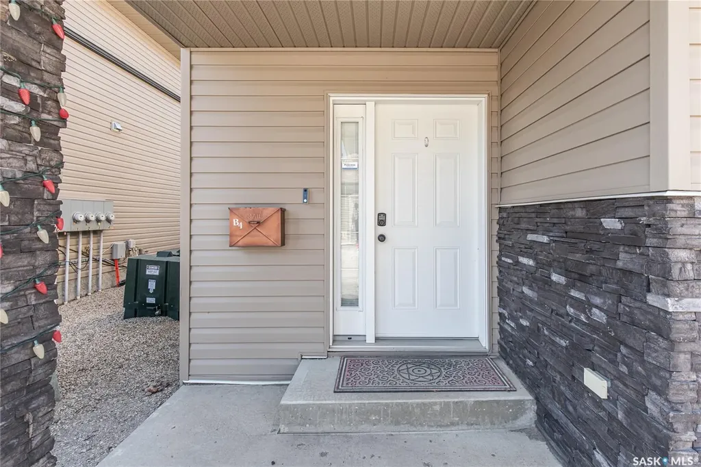33 Wood Lily Drive Moose Jaw SK S6J 1E6